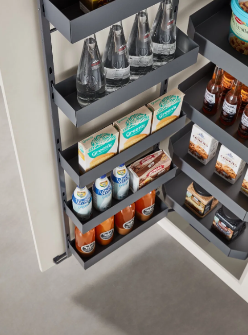 Organizues Vertikal për Kuzhinë – Pantry Unit